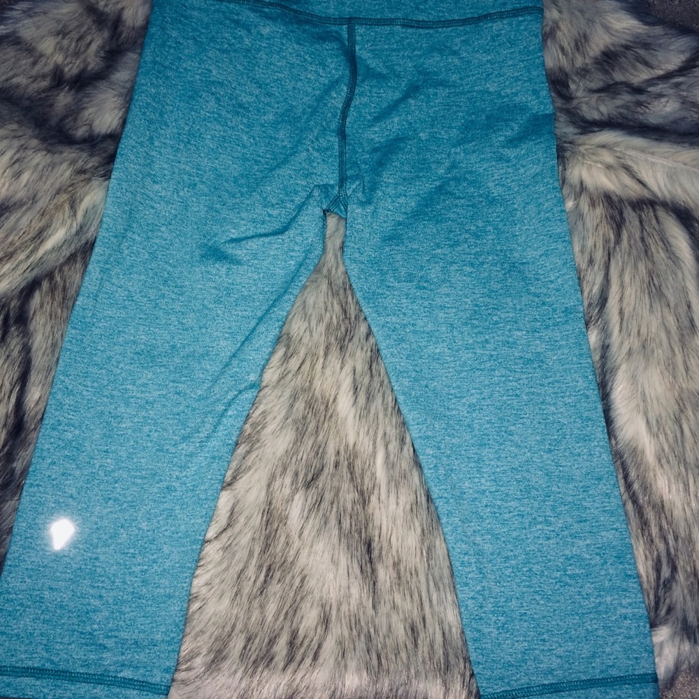 Ivivva blue leggings